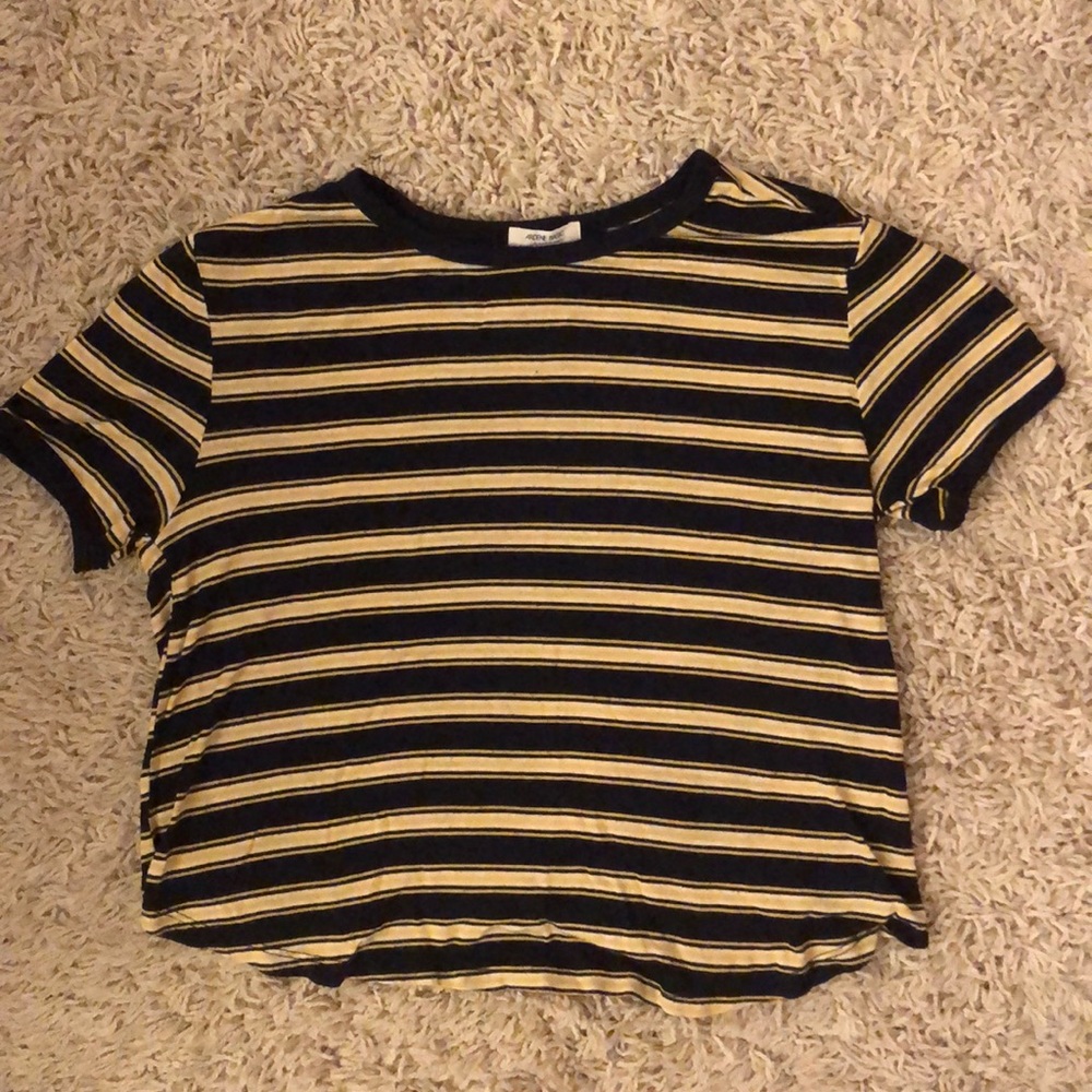 🌻3/26$ Ardene Striped Cropped shirt🌻